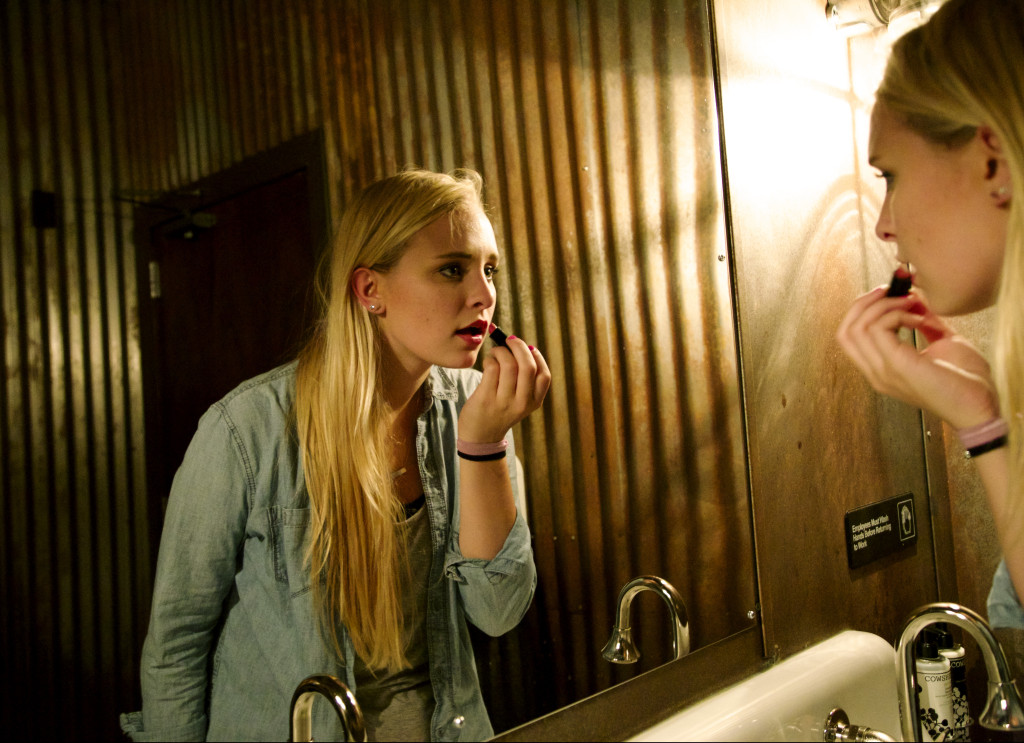 Lipstick-bathroom-sink